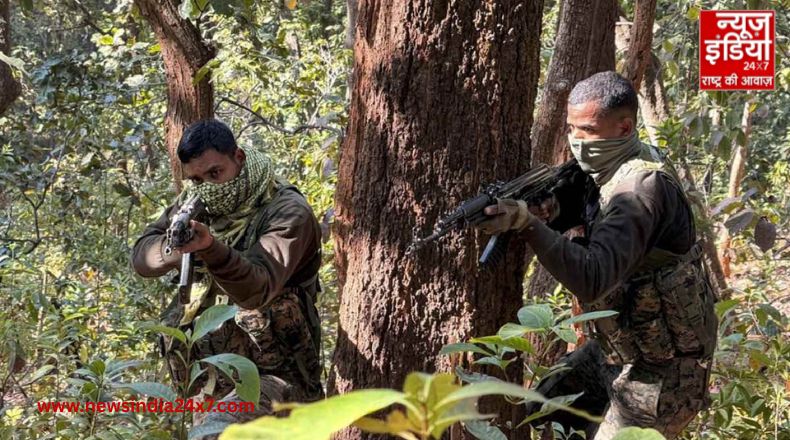 बीजापुर में IED ब्लास्ट में 11 जवान घायल