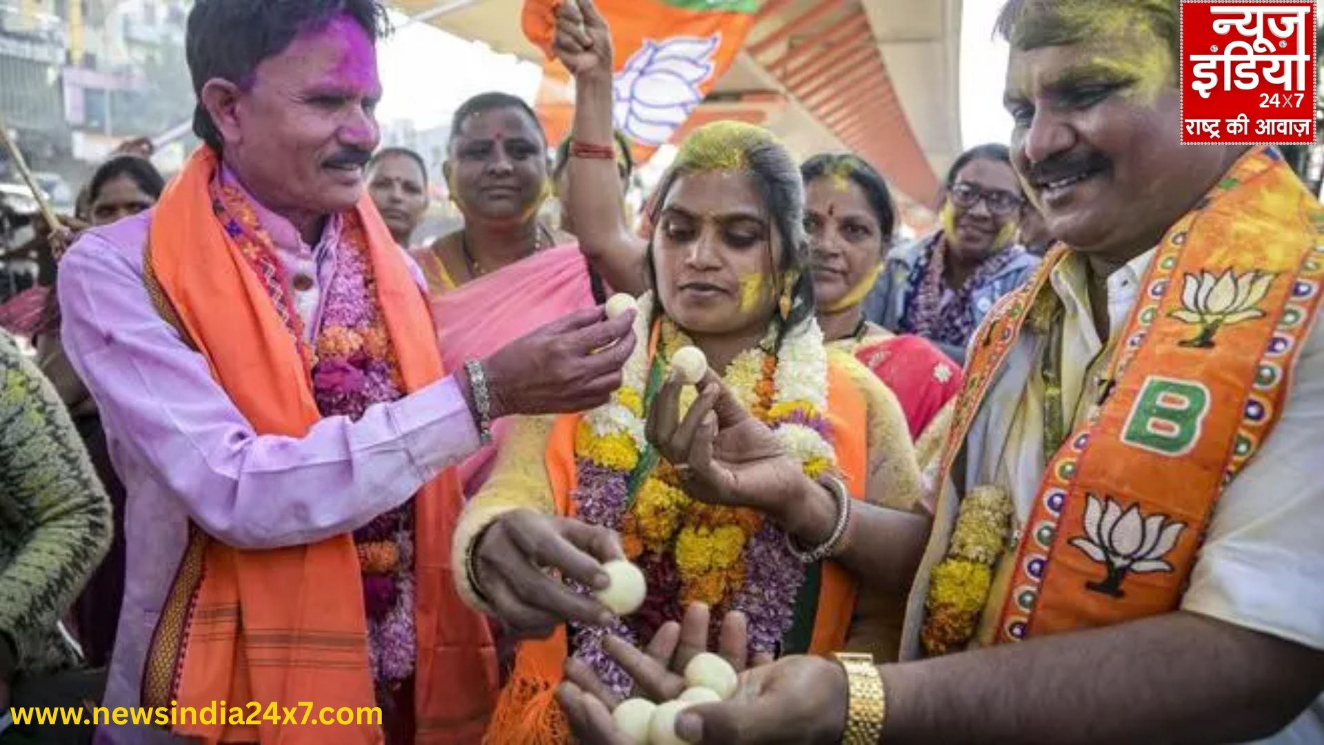 नगर निकाय चुनावों में बीजेपी की जीत पर जश्न