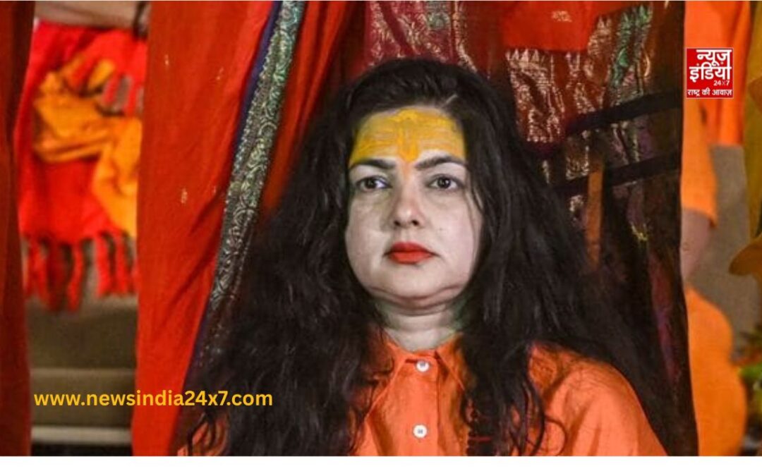 अविमुक्तेश्वरानंद पर विवादित बयान देने वाली ममता कुलकर्णी को किन्नर अखाड़े ने बाहर निकाला