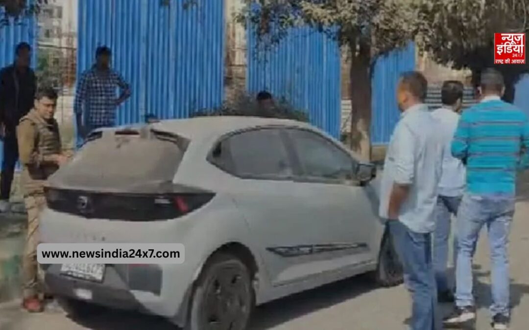 Valentine Day: नोएडा में एक कार में सिर में गोली लगी मिली कपल की लाश, पुलिस ने की पिस्टल बरामद