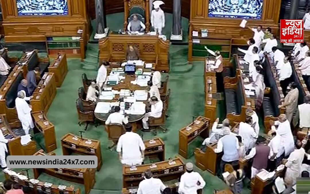 लोकसभा में प्रश्नकाल के दौरान विपक्ष ने किया हंगामा, राहुल गांधी को नहीं बोलने देने पर विपक्ष ला सकता है अविश्वास प्रस्ताव