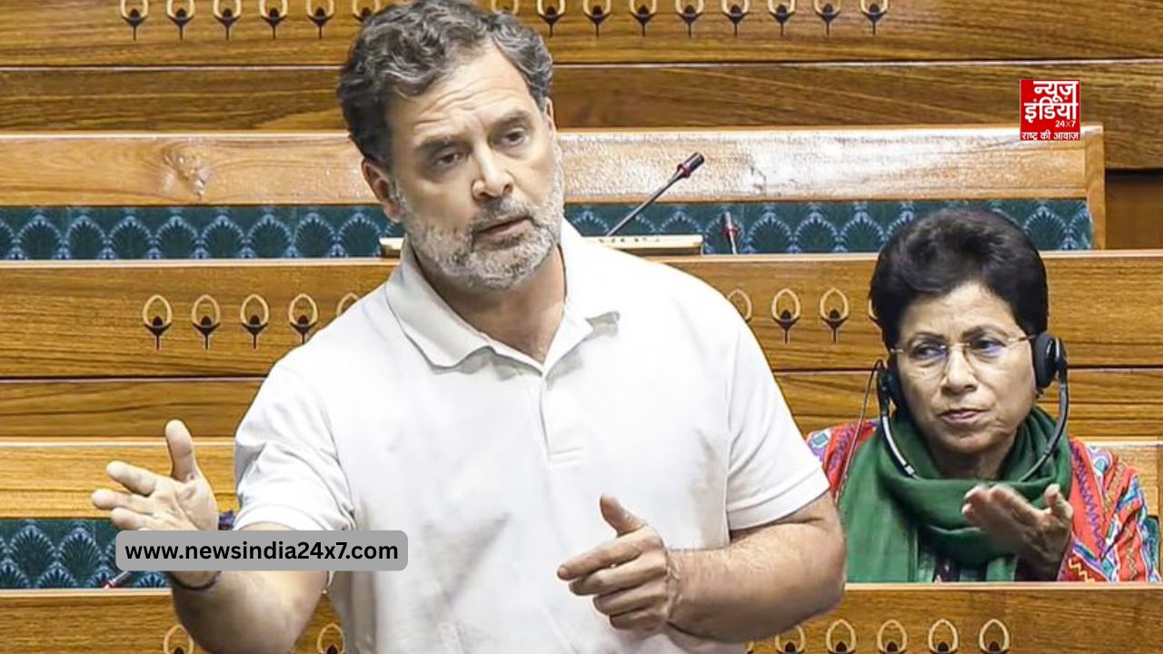 लोकसभा में बोलते राहुल गांधी लोकसभा में बोलते राहुल गांधी