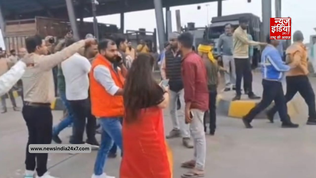 सोनभद्र टोल प्लाजा पर कर्मियों ने की दबंगई सोनभद्र टोल प्लाजा पर कर्मियों ने की दबंगई