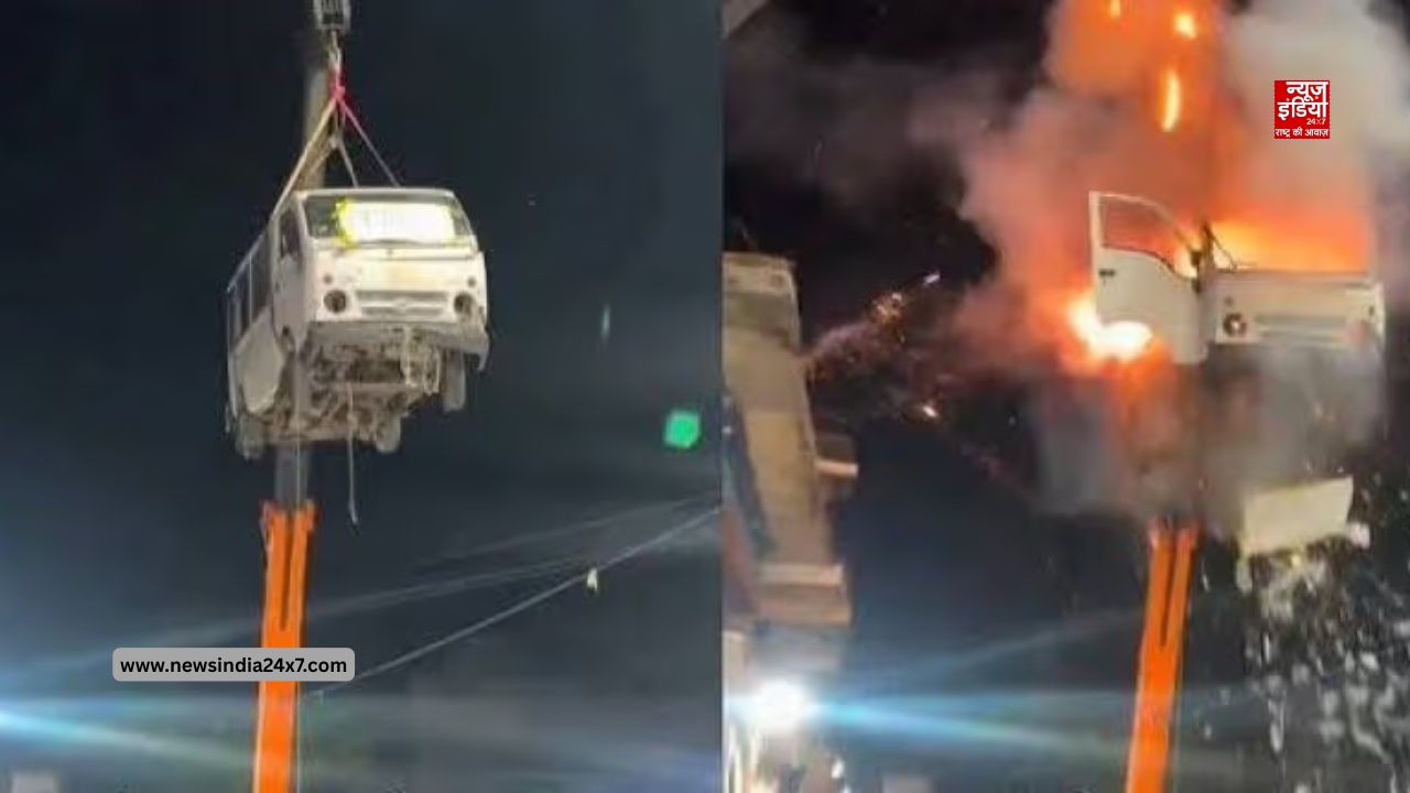 उज्जैन में मोहर्रम जुलूस के दौरान खतरनाक प्रदर्शन, क्रेन पर लटकाई वैन को धमाके से उड़ाया; आरोपियों पर केस दर्ज