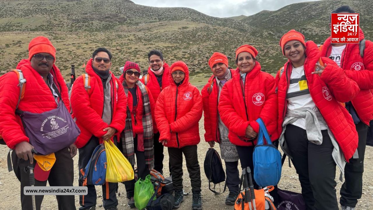 ऊंचे पहाड़ कठिन रास्ते और अटूट श्रद्धा 68 साल की जुड़वां बहनों ने पूरा किया जीवन का सपना, कैलाश यात्रा ने जीत लिया हर दिल