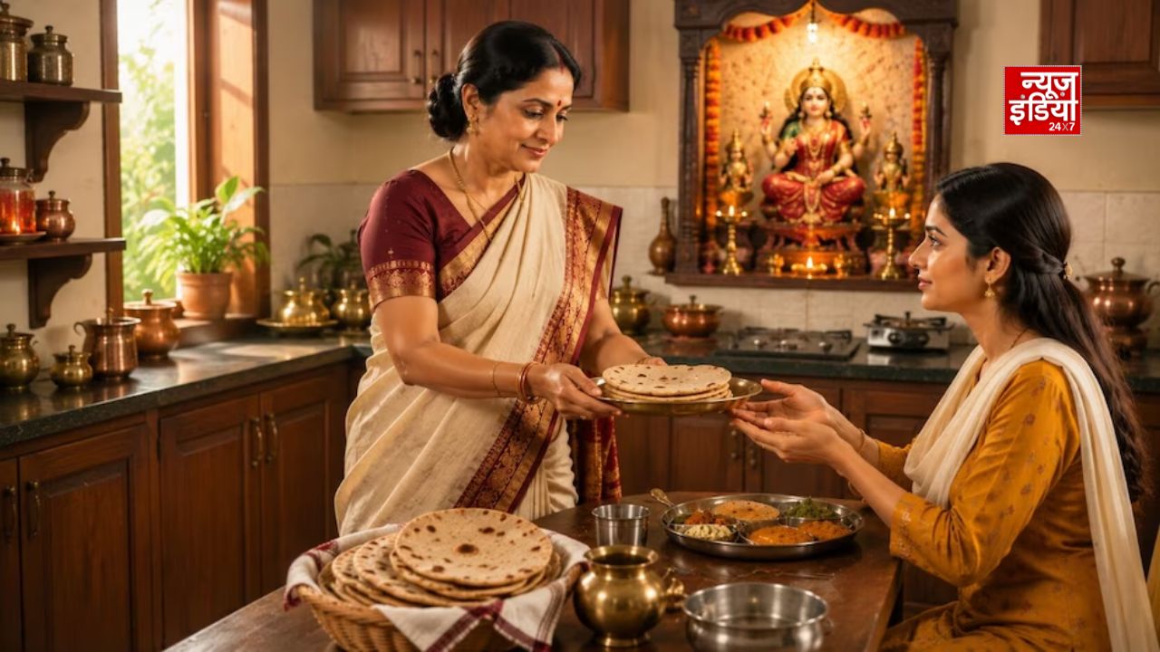 क्या हाथ में रोटी देना अशुभ माना जाता है? जानिए वास्तु शास्त्र की मान्यता
