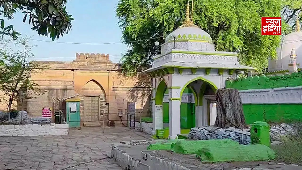 SC का अहम फैसला: भोजशाला के पास तय स्थान पर 1 से 3 बजे तक होगी नमाज