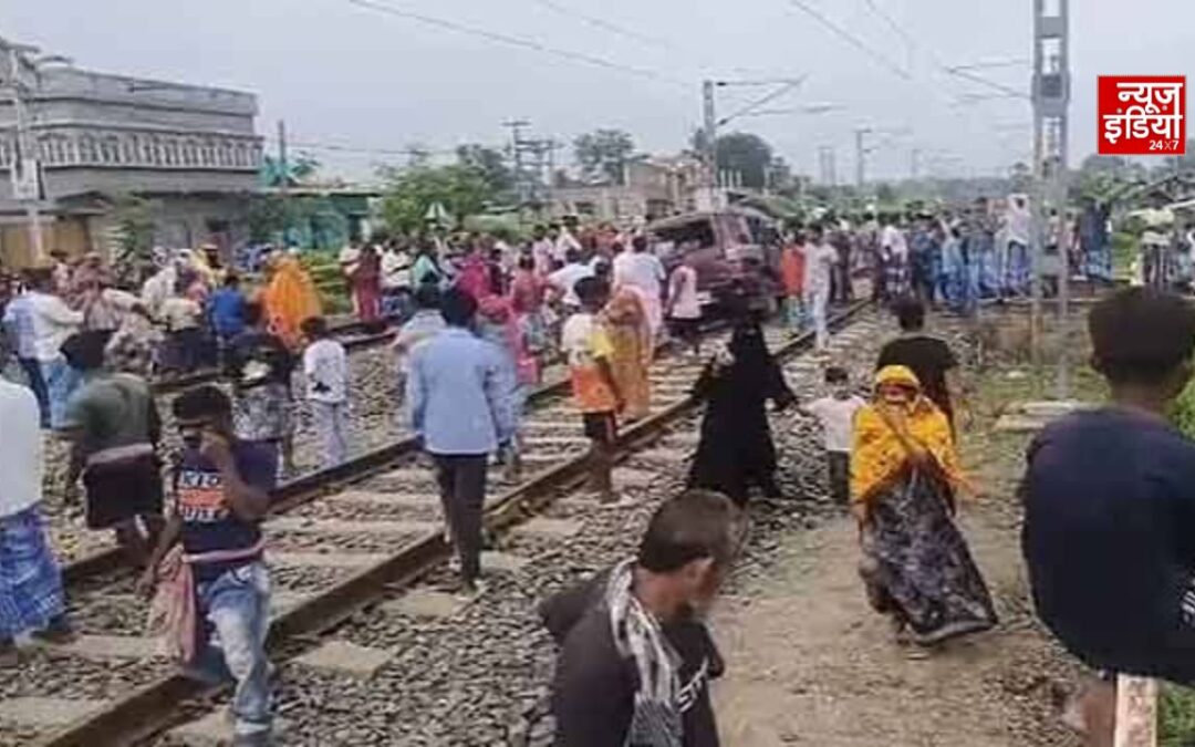 मुर्शिदाबाद में बड़ा हादसा, पैसेंजर ट्रेन से टकराई स्कूल वैन; 2 छात्रों समेत 3 की मौत व 5 घायल