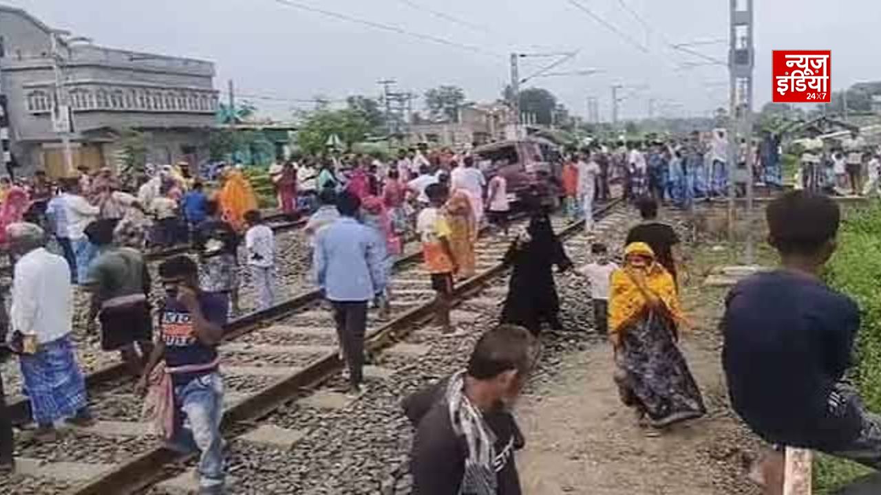 मुर्शिदाबाद में बड़ा हादसा, पैसेंजर ट्रेन से टकराई स्कूल वैन; 2 छात्रों समेत 3 की मौत व 5 घायल
