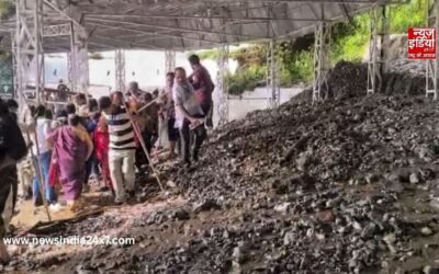Vaishno Devi landslide: भारी बारिश के बाद वैष्णो देवी यात्रा मार्ग पर लैंडस्लाइड, राहत कार्य जारी