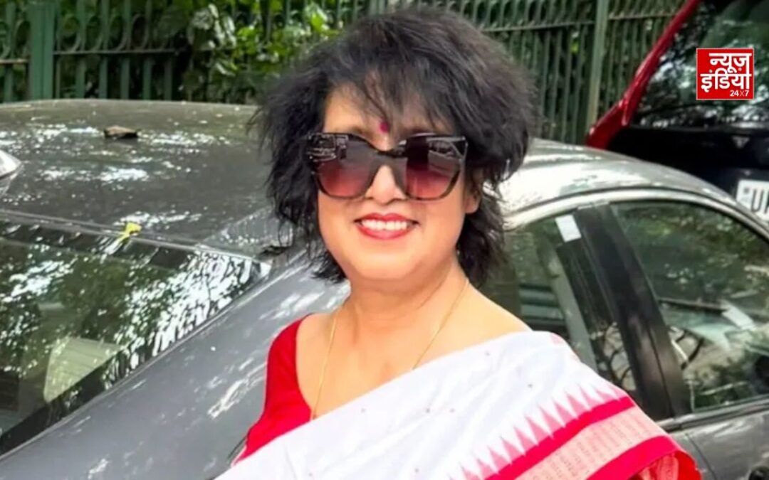 19 साल बाद कोलकाता लौटीं तसलीमा नसरीन, एयरपोर्ट पर हुआ गर्मजोशी से स्वागत