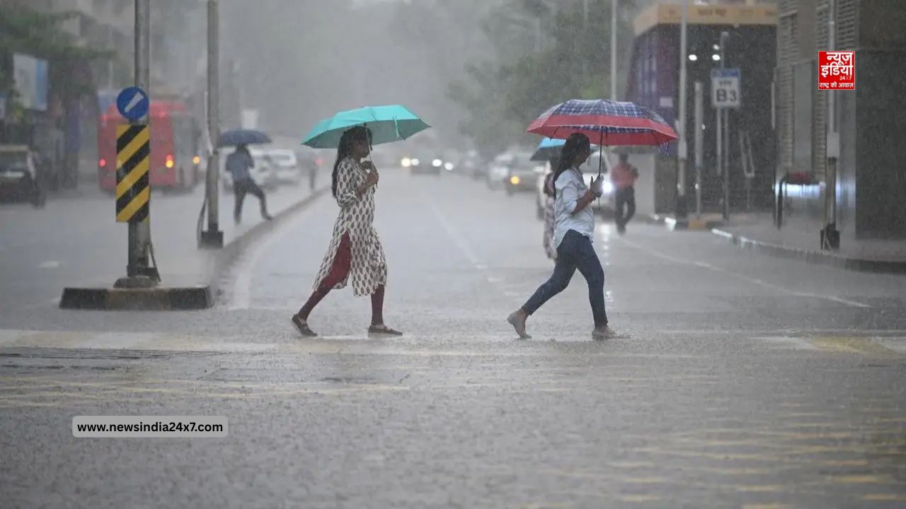 दिल्ली-NCR का बदला मौसम, बारिश और तेज हवाओं ने दी भीषण गर्मी से राहत