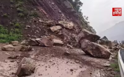 जम्मू-कश्मीर-उत्तराखंड में लैंडस्लाइड का कहर, केदारनाथ रूट बंद
