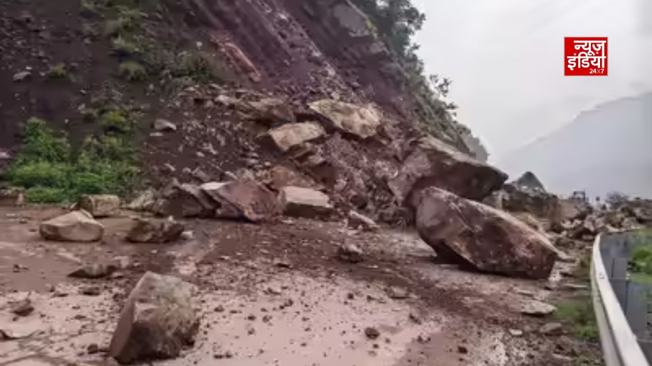 जम्मू-कश्मीर-उत्तराखंड में लैंडस्लाइड का कहर, केदारनाथ रूट बंद