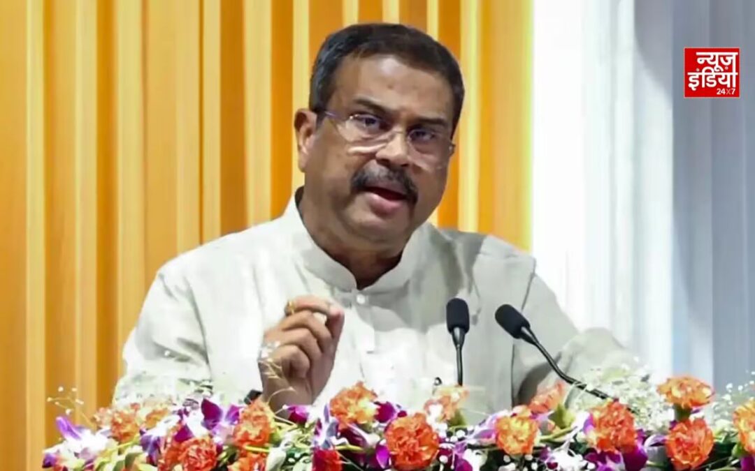 जनता के प्रेशर में मोदी सरकार में हुआ किसी मंत्री का पहला इस्तीफा, क्या जेन ज़ी के आगे झुकी सरकार?