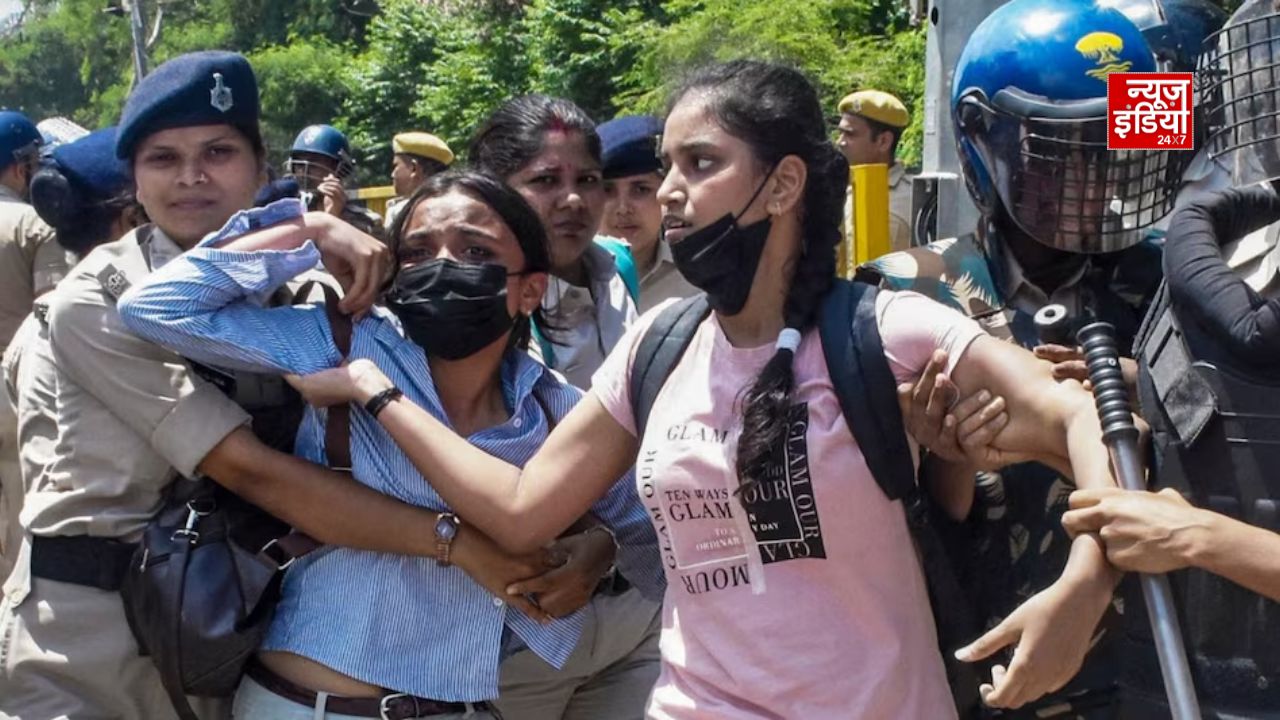 छात्र आंदोलन पर नरम पड़ी बिहार सरकार, FIR वापस लेने और रिहाई का फैसला