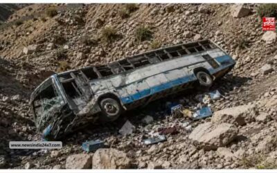 पाकिस्तान में हुआ बड़ा सड़क हादसा, गहरी खाई में बस के गिरने से 40 सवारियों ने गवाई जान