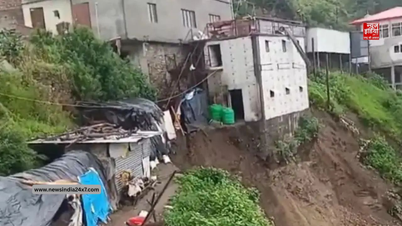 टिहरी में भूस्खलन, उत्तराखंड के कई जिलों में भारी बारिश का अलर्ट