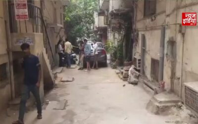 Delhi: ईस्ट ऑफ कैलाश में फ्लैट से युवक-युवती के शव बरामद, पुलिस जांच में जुटी