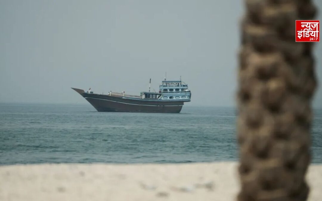 Strait Of Hormuz से गुजरने वाले जहाजों पर भारतीय नाविकों की तैनाती पर रोक, DGMA ने जारी किए नए निर्देश