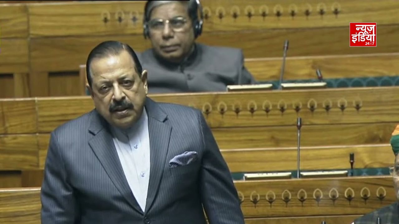 छात्रों पर फायरिंग के राहुल गांधी के दावे पर सरकार का पलटवार, कहा- सिर्फ आंसू गैस छोड़ी गई