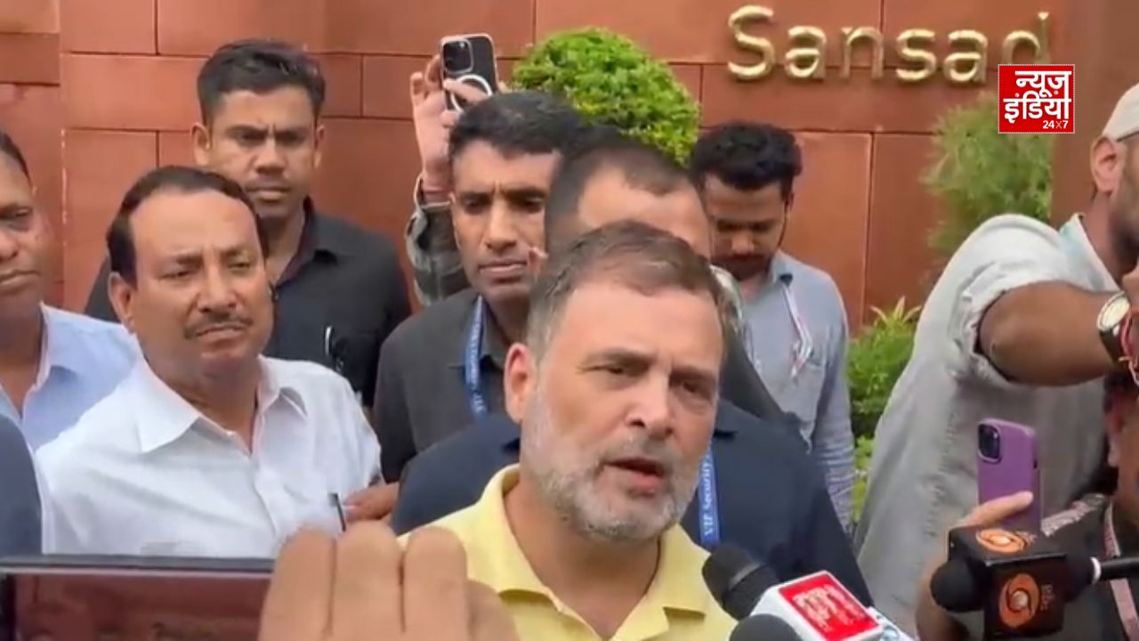 राहुल गांधी का प्रह्लाद जोशी पर हमला, बोले- ‘बलात्कारियों को संरक्षण देने वाला सबसे गंदा आदमी’