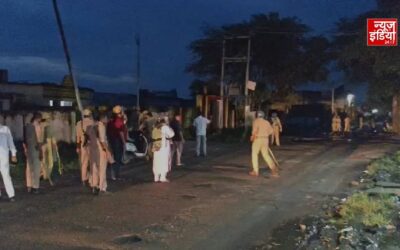 बदायूं में आंबेडकर प्रतिमा को लेकर हंगामा, पथराव में पुलिसकर्मियों समेत 8 घायल