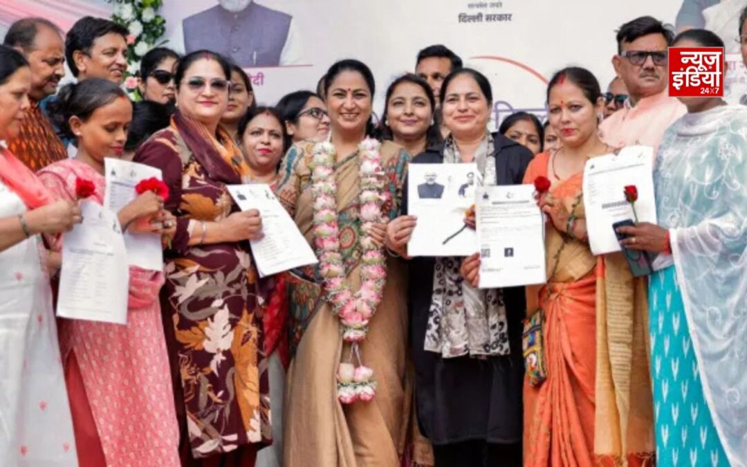 महिलाओं को ₹2,500 देने की तैयारी पूरी, 26 अगस्त से दिल्ली में बांटे जाएंगे सैंक्शन लेटर