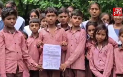 ‘कीचड़ में गिरेंगे तो कैसे पढ़ेंगे?’ 500 मीटर सड़क के लिए कलेक्ट्रेट पहुंचे 100 बच्चे