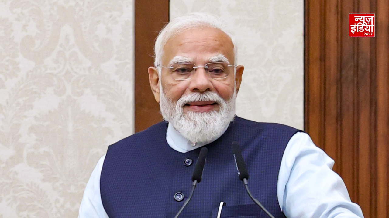 गुजरात दौरे के दौरान प्रधानमंत्री नरेंद्र मोदी
