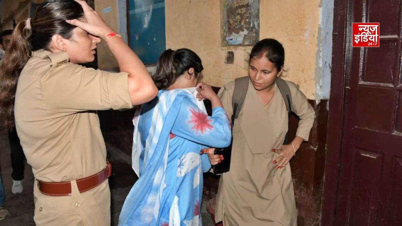 ससुर हत्याकांड में आरोपी बहू शालू की कोर्ट में पेशी, कैमरे देखते ही छुपाया चेहरा