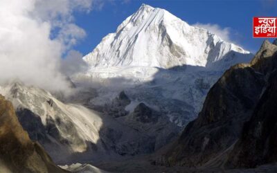 नेपाल के हिमलुंग हिमाल बेस कैंप में एवलांच, 10 पर्वतारोही लापता