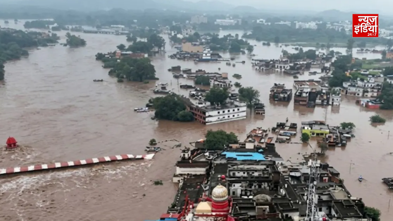 चित्रकूट में मंदाकिनी नदी की बाढ़ के बाद नदी किनारे निर्माणों की जांच