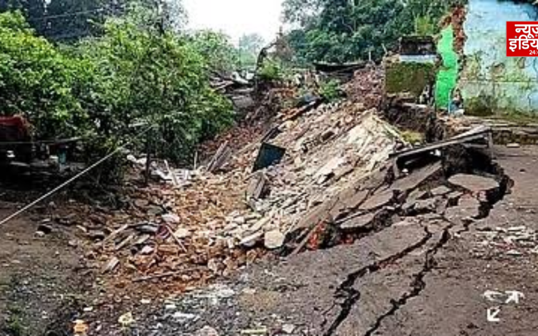धनबाद में भू-धंसान से मकान जमींदोज, 10 साल के बच्चे की मौत; कई लोग घायल