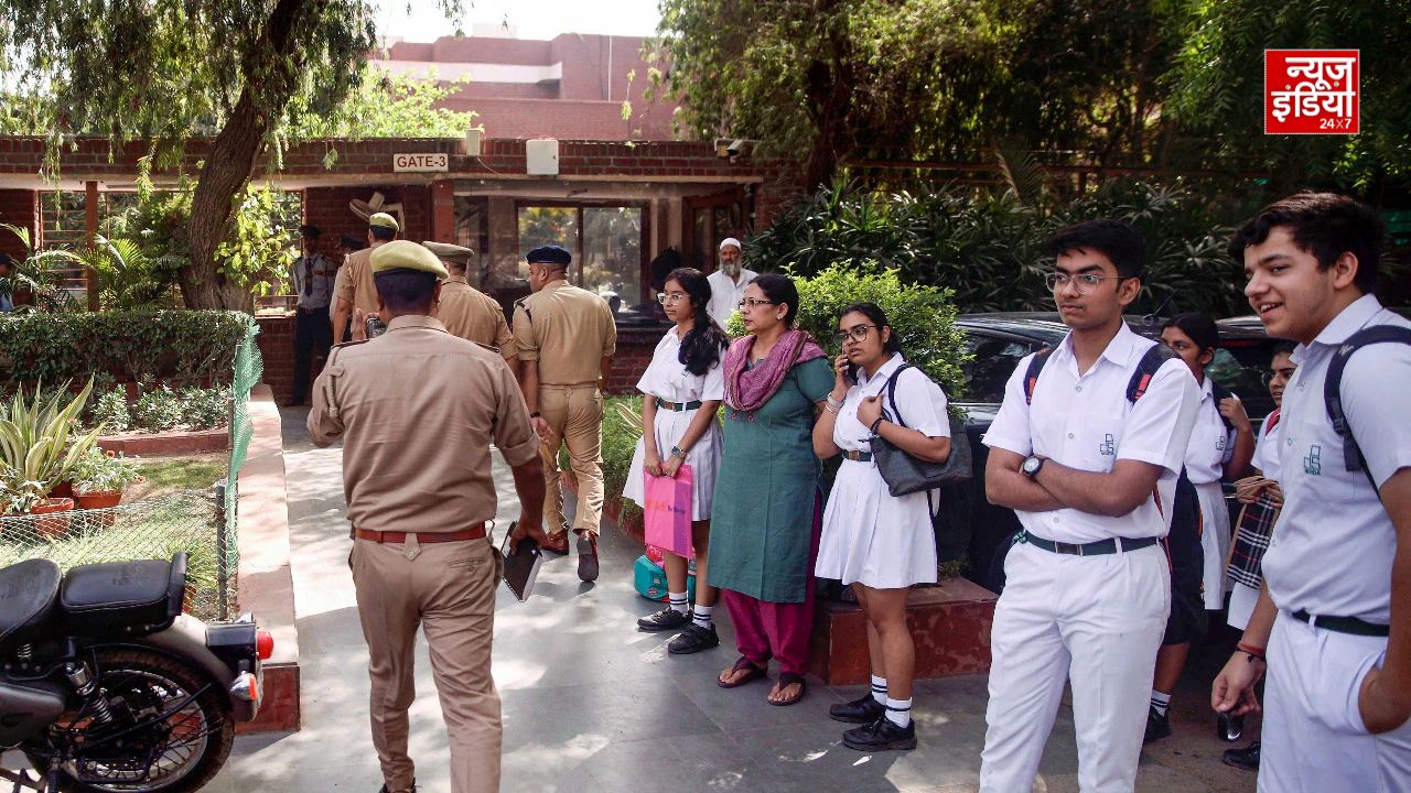 दिल्ली में फिर स्कूलों को बम से उड़ाने की धमकी से मचा हड़कंप, पुलिस और सुरक्षा एजेंसियां हुईं अलर्ट