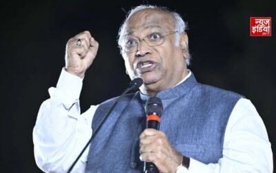 कांग्रेस अध्यक्ष खरगे का चुनाव आयोग पर हमला, कहा- VIP के लिए प्रेस रिलीज, आम वोटरों के लिए खामोशी’