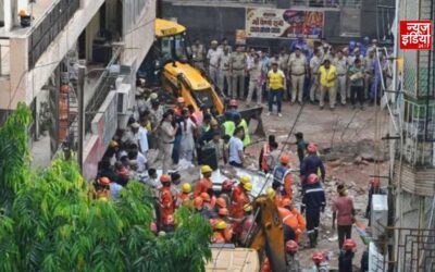 दिल्ली के सत्य निकेतन में बिल्डिंग ढहने से अब तक 6 लोगों की मौत, सामने आया हादसे का पहला वीडियो