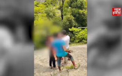 बिहार: पर्यटन स्थल पर 6 युवकों ने महिला से की बदसलूकी और छेड़छाड़, कैमरे में कैद हुई घटना; केस दर्ज