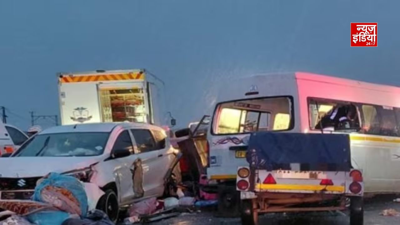 दक्षिण अफ्रीका में भीषण सड़क हादसा, दो मिनीबस टैक्सियों की टक्कर में 21 की मौत