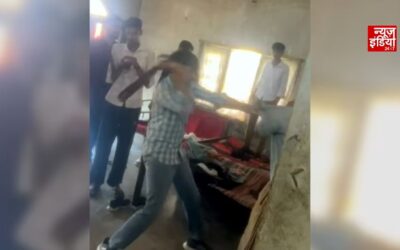 हापुड़ में युवक को कमरे में बंद कर बेल्ट से पीटा, मारपीट का VIDEO वायरल; 6 पर FIR